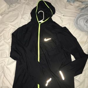 Men’s Nike impossibly light jacket